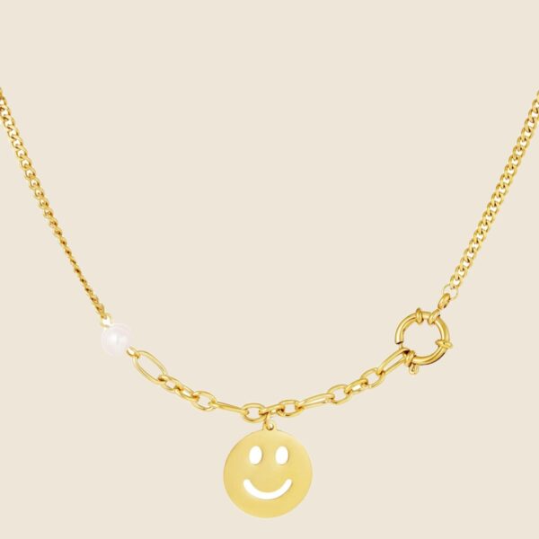 Smile on you necklace gold