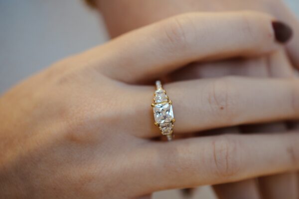 Big diamond ring - gold