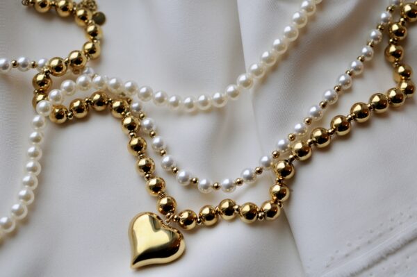 Classic pearl gold dot necklace - Image 2